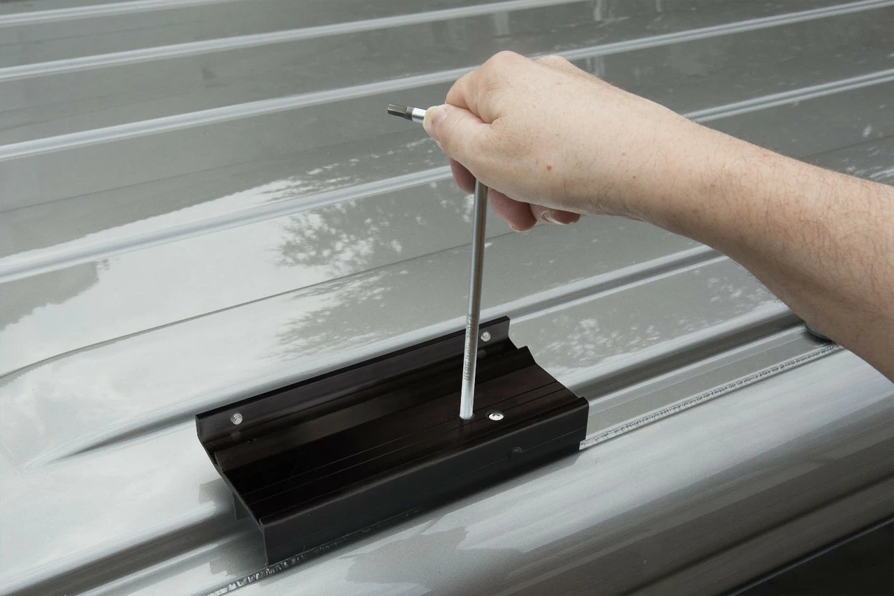 Fiamma F40 VAN Compact Campervan Awning 11 Fiamma F40 VAN Compact Campervan Awning - Image 9