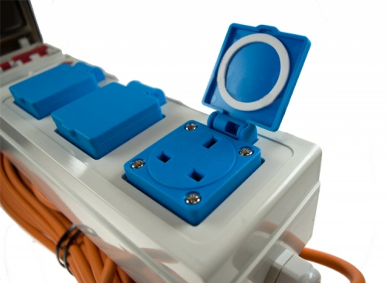 Maypole 5 In 1 Camping Mobile Mains Electricity Hook Up 5 Maypole 5 In 1 Camping Mobile Mains Electricity Hook Up - Image 3